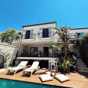 9 Boutique Alaçatı